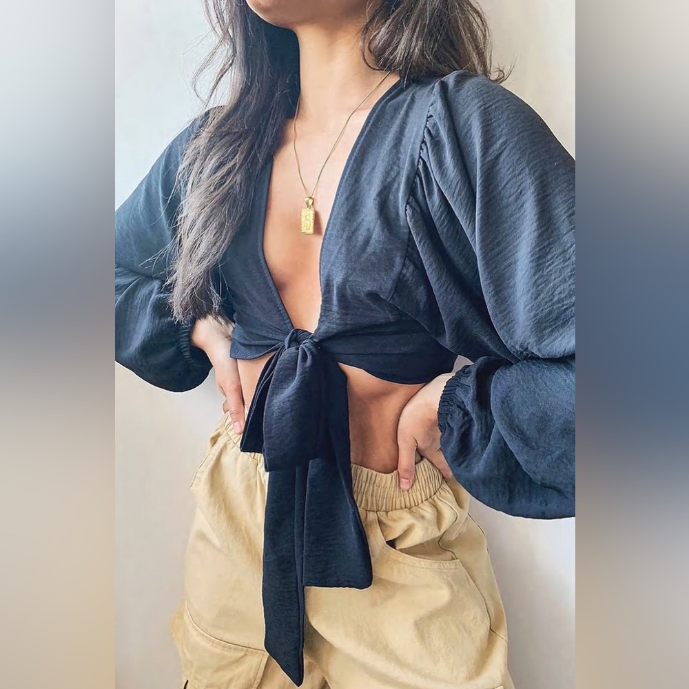 BOOHOO WOVEN TIE FRONT OVERSIZED SLEEVE CROP TOP